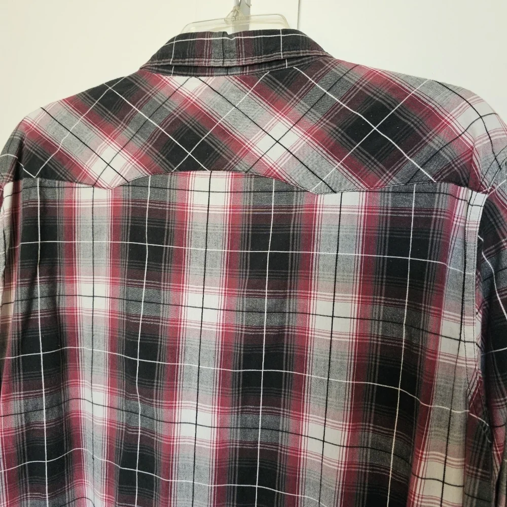 Levi's Western Wear 100% cotton long sleeve button-up size L
